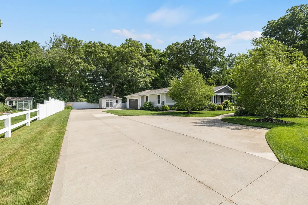 648 Francis Street Saugatuck City MI 49453