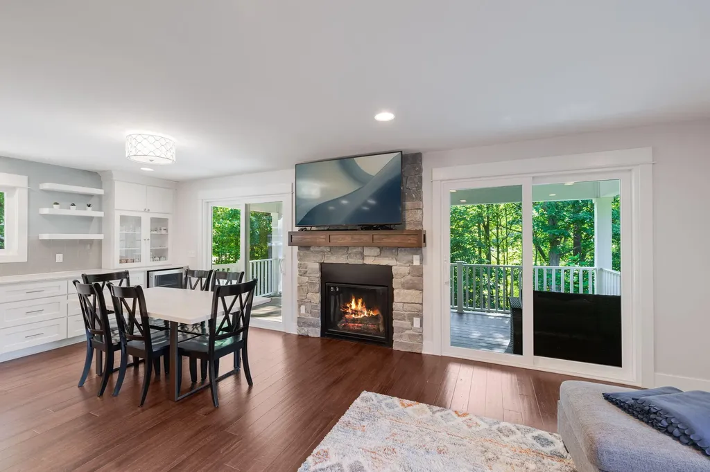 648 Francis Street Saugatuck City MI 49453