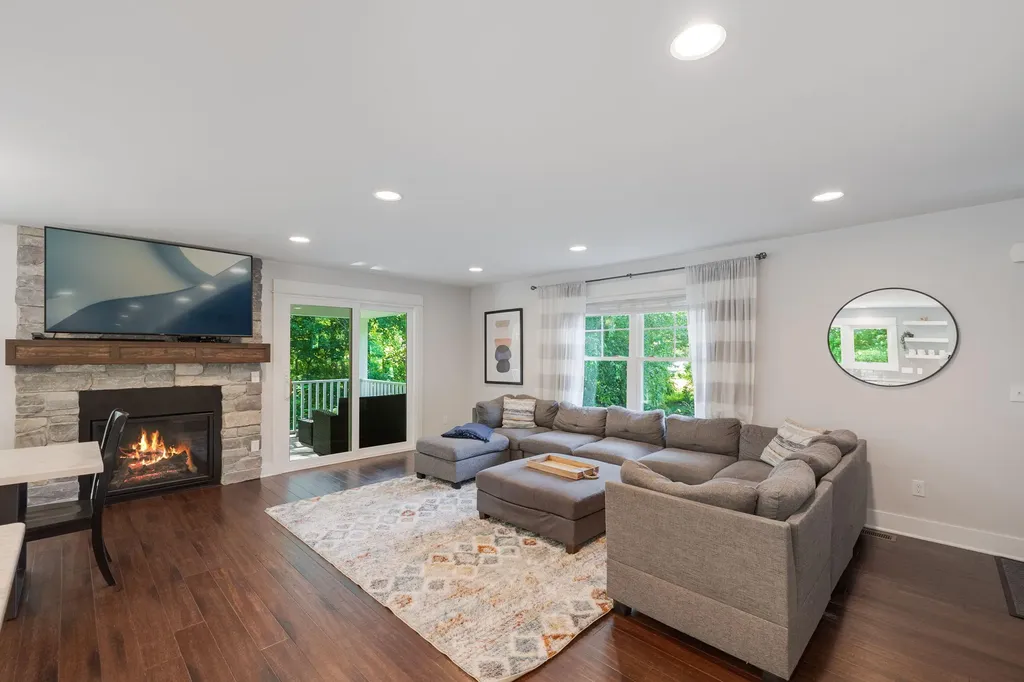 648 Francis Street Saugatuck City MI 49453