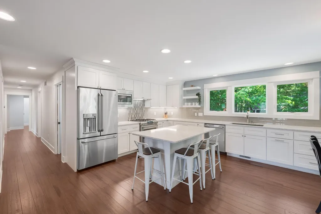 648 Francis Street Saugatuck City MI 49453