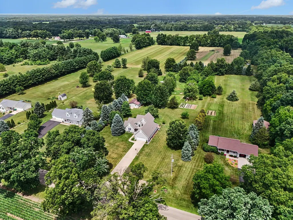 17704 Moorepark Road Park Township MI 49093