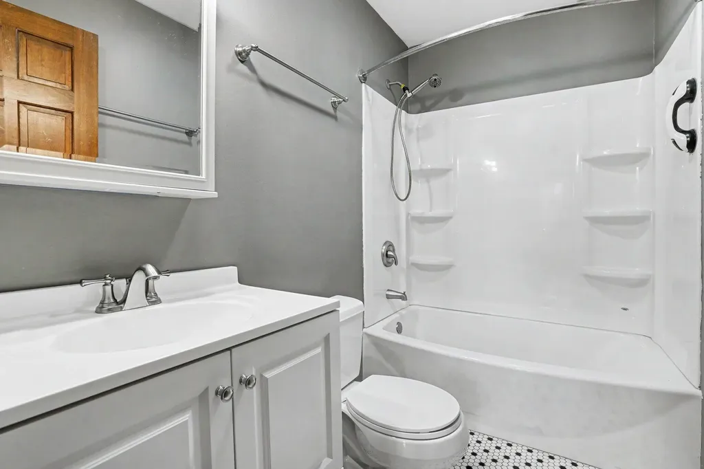 4761 E Arrowhead Drive Oronoko Charter Township MI 49103