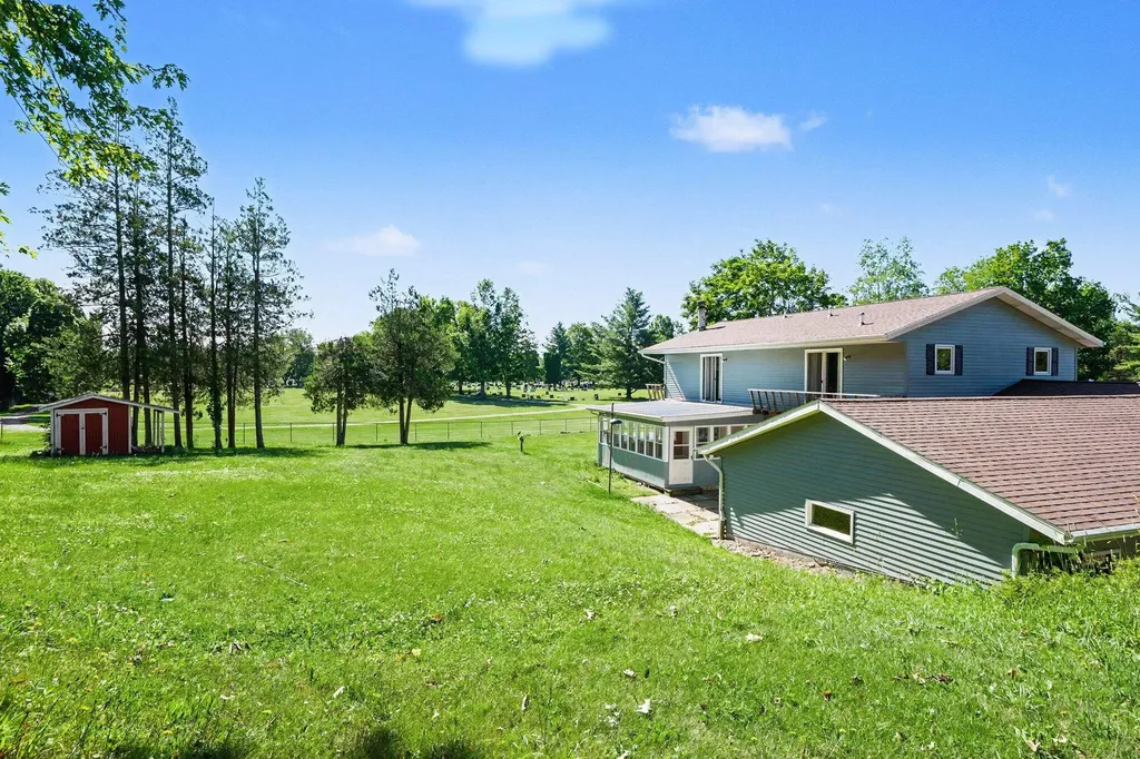 4761 E Arrowhead Drive Oronoko Charter Township MI 49103