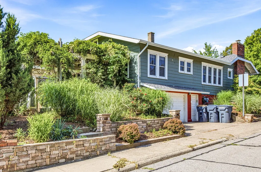 2501 Lakeview Avenue St. Joseph City MI 49085