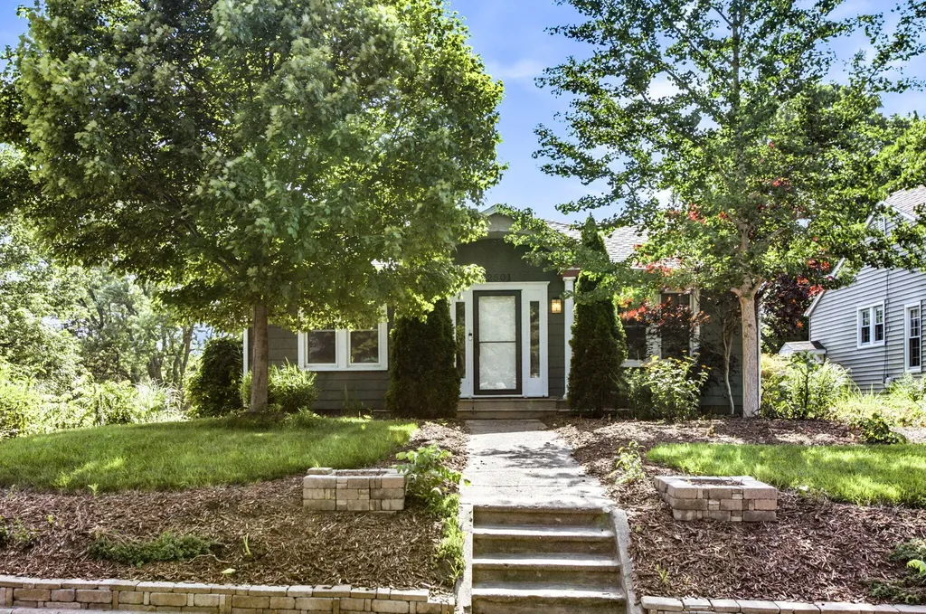 2501 Lakeview Avenue St. Joseph City MI 49085