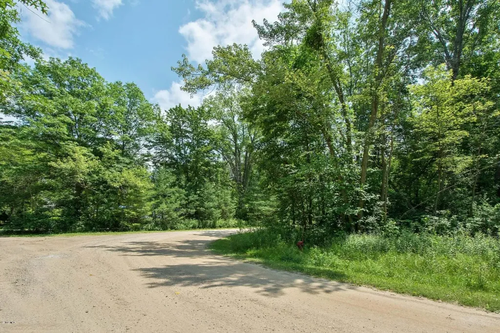9132 National Parkway Chikaming Township MI 49129