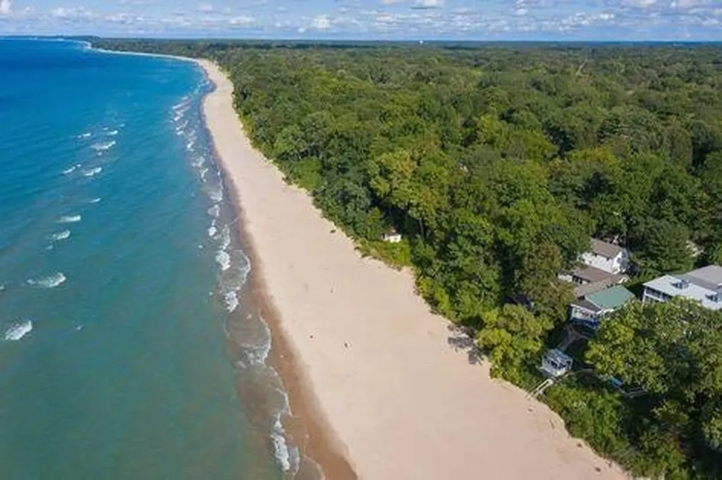 9132 National Parkway Chikaming Township MI 49129