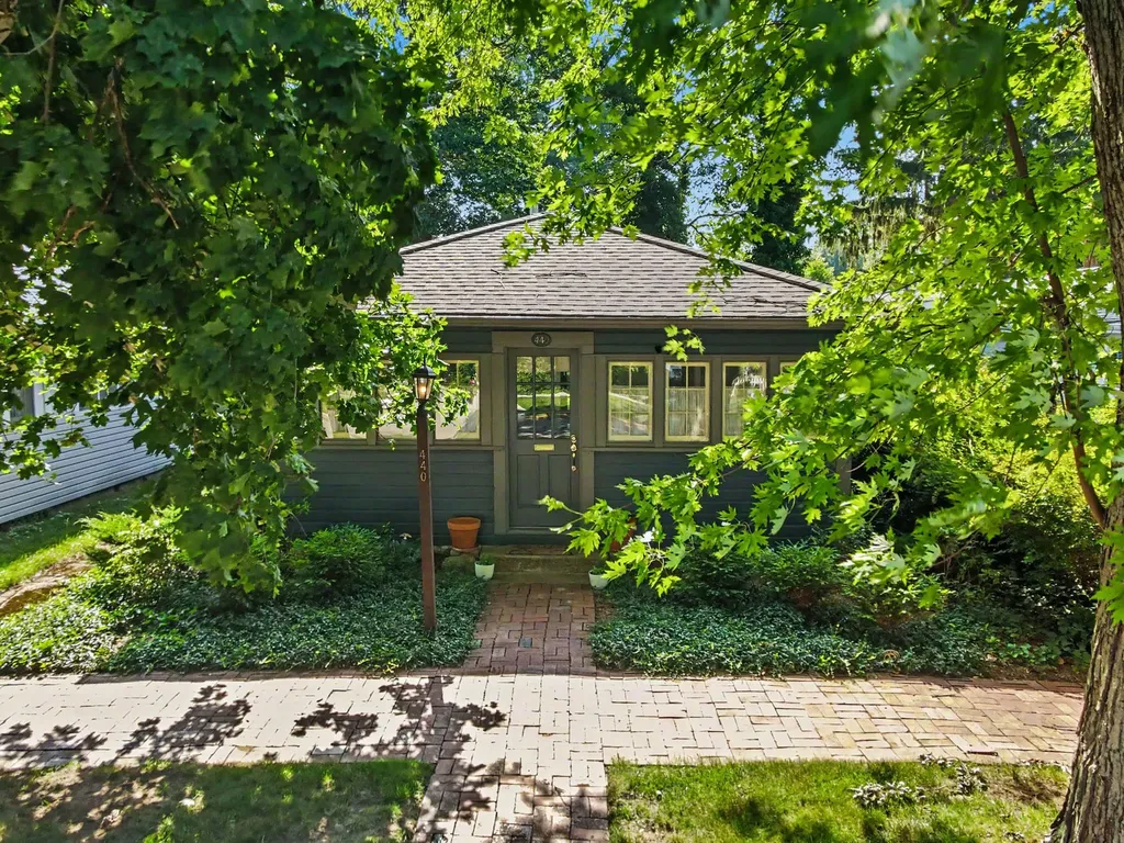 440 Park Avenue South Haven City MI 49090