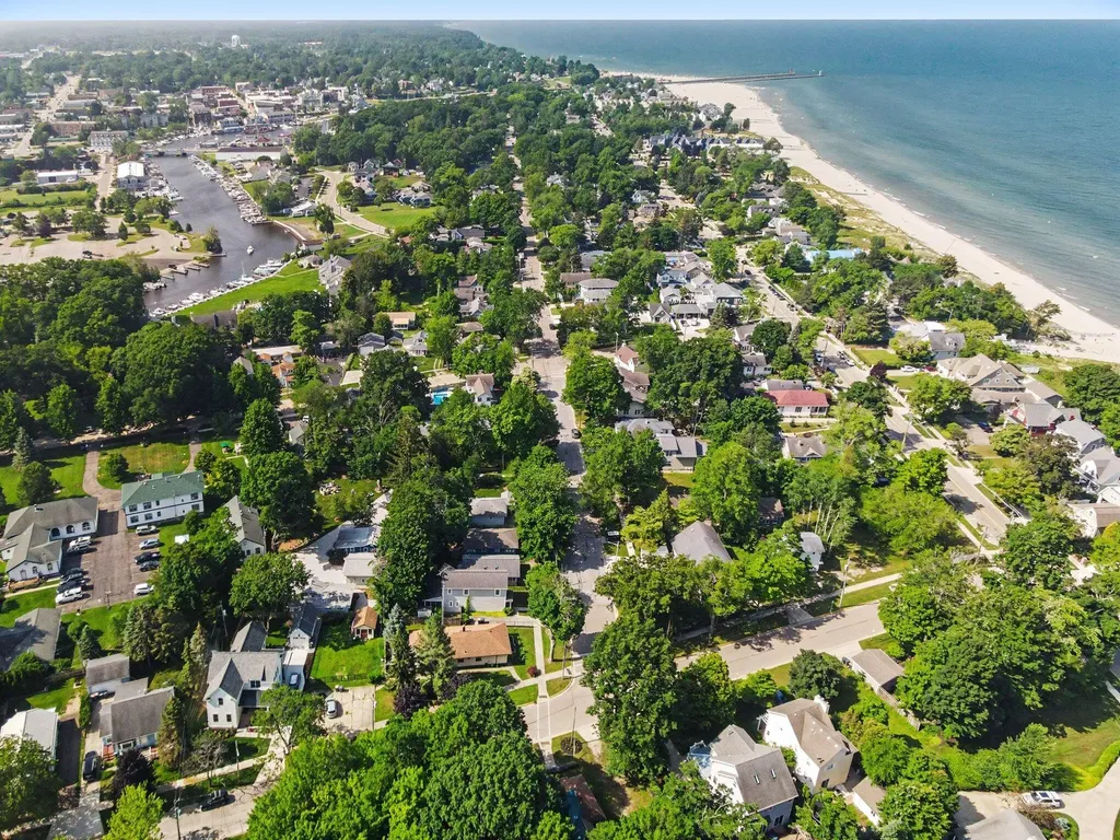 440 Park Avenue South Haven City MI 49090