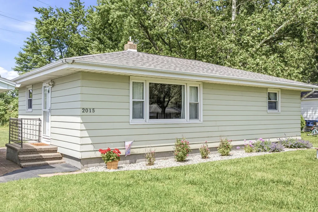 2015 Gaines Drive Benton Charter Township MI 49022