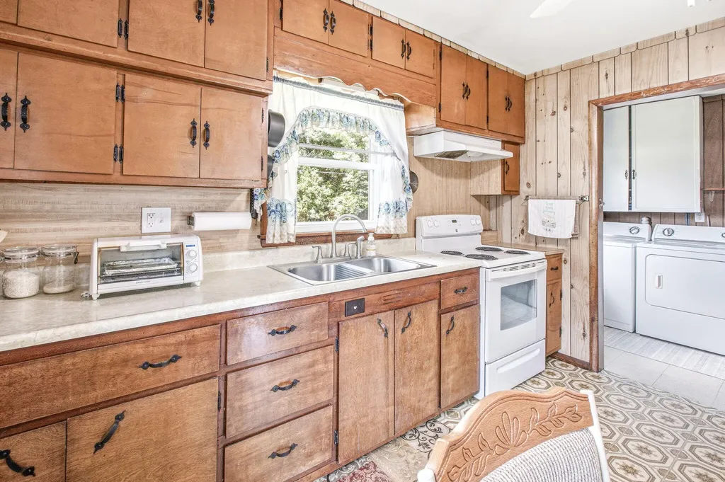 2015 Gaines Drive Benton Charter Township MI 49022