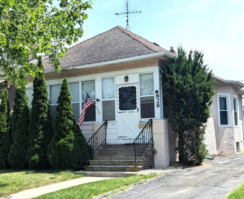 828 Lewis Avenue St. Joseph City MI 49085