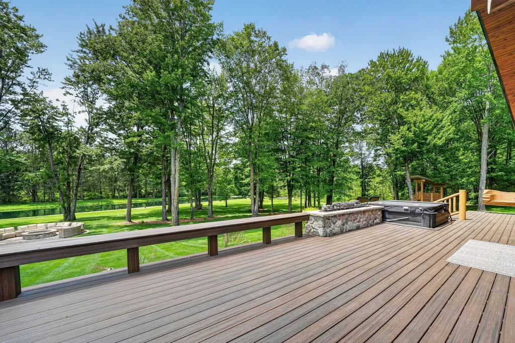 10459 Michigan 60 Constantine Township MI 49093