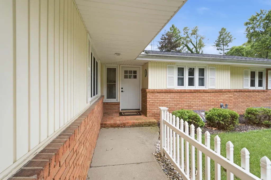 284 Hoover Avenue St. Joseph Charter Township MI 49022