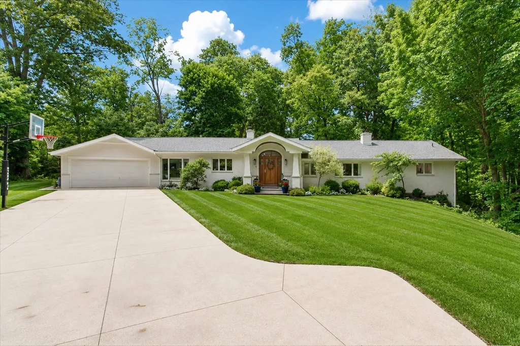 1912 Sunset Court St. Joseph City MI 49085