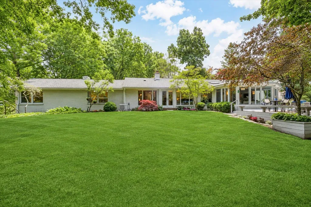 1912 Sunset Court St. Joseph City MI 49085