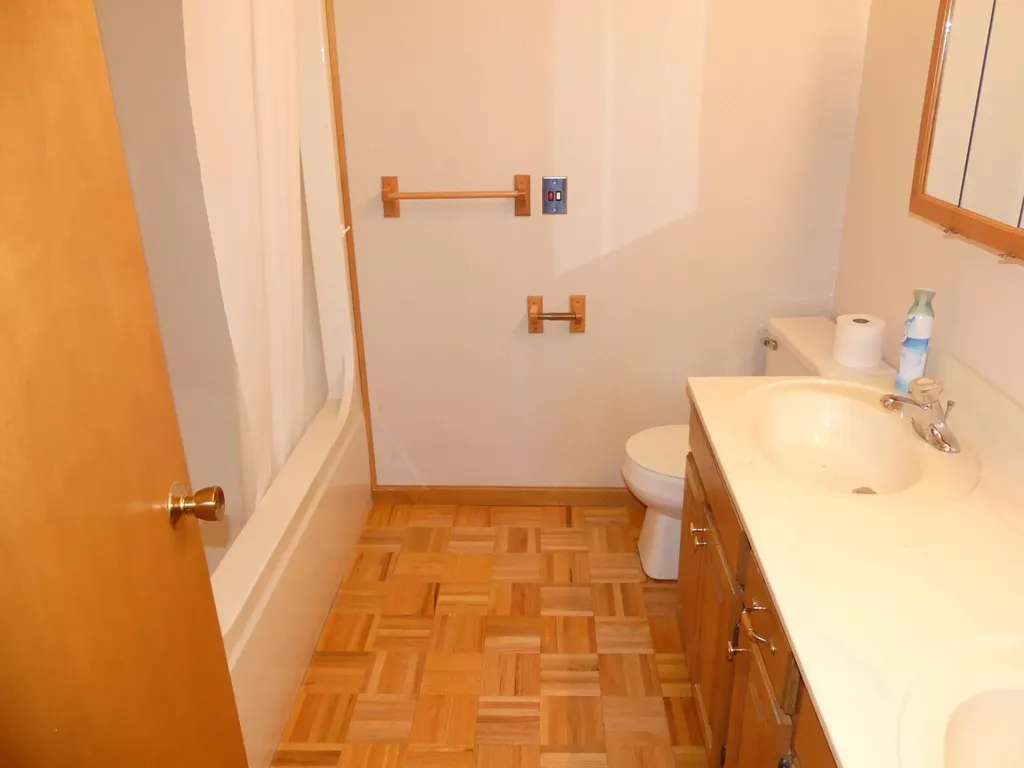 2157 Deerwood Drive Muskegon Charter Township MI 49457