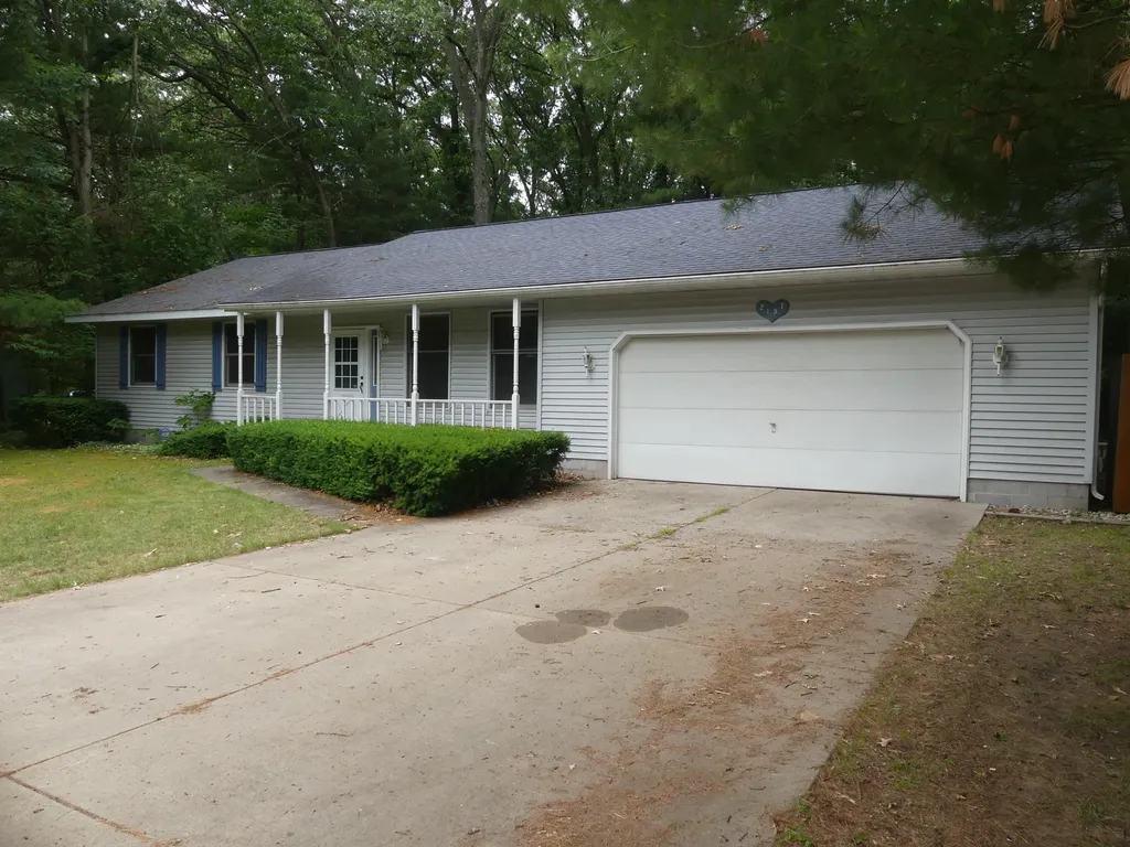 2157 Deerwood Drive Muskegon Charter Township MI 49457