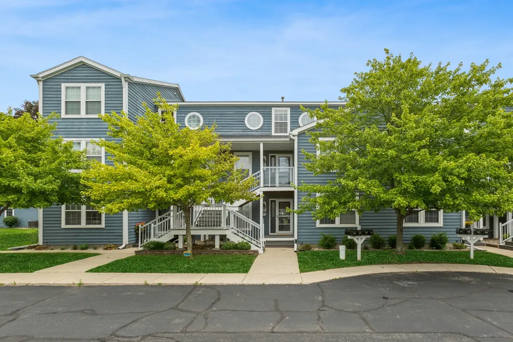 2329 S Pointe Way St. Joseph Charter Township MI 49085