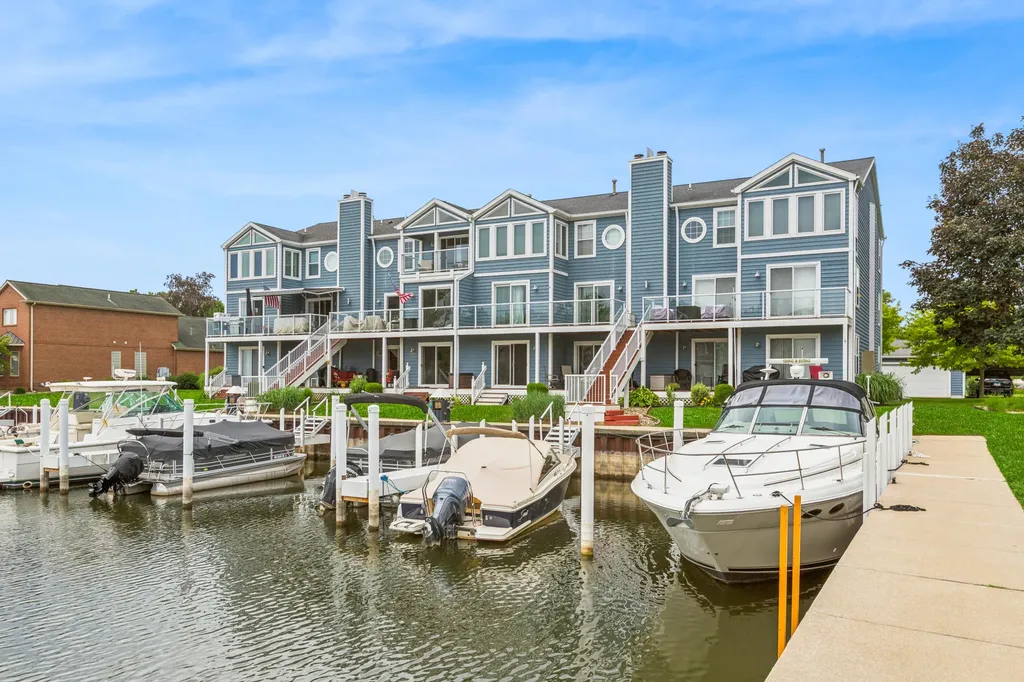 2329 S Pointe Way St. Joseph Charter Township MI 49085