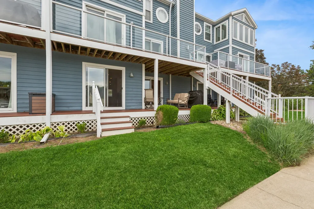 2329 S Pointe Way St. Joseph Charter Township MI 49085