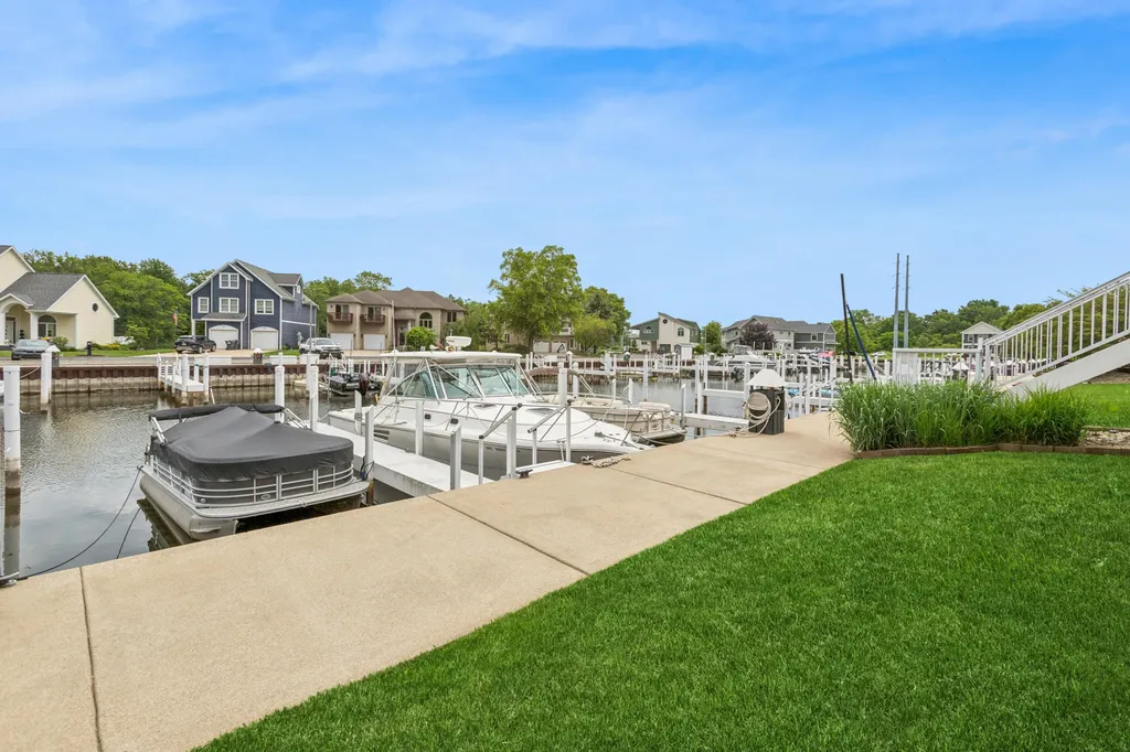 2329 S Pointe Way St. Joseph Charter Township MI 49085