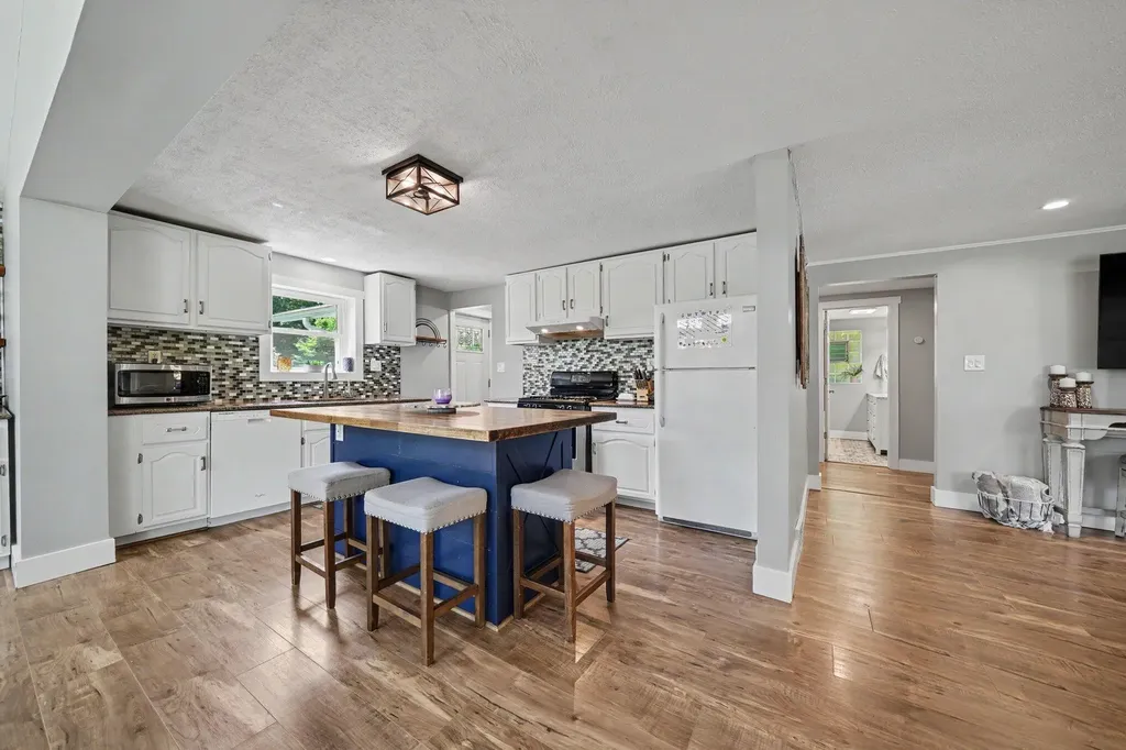 66345 95th Avenue Keeler Township MI 49047