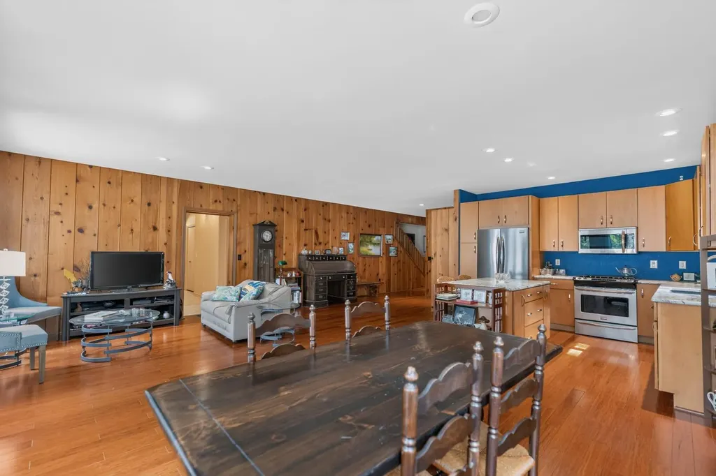 21129 Shore Acres Road Penn Township MI 49031