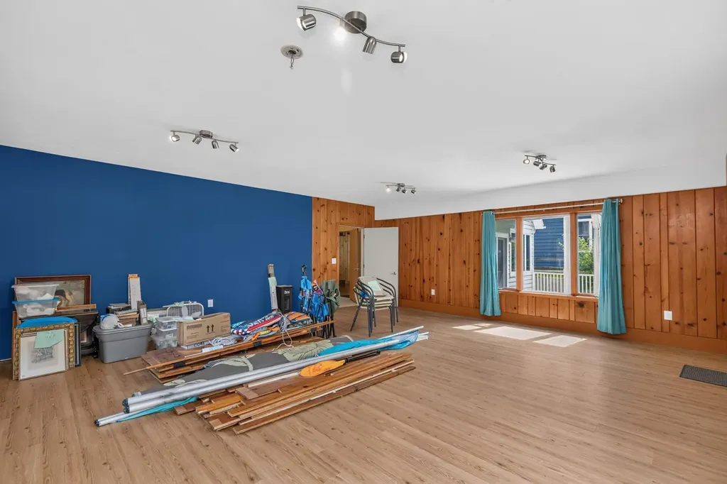 21129 Shore Acres Road Penn Township MI 49031