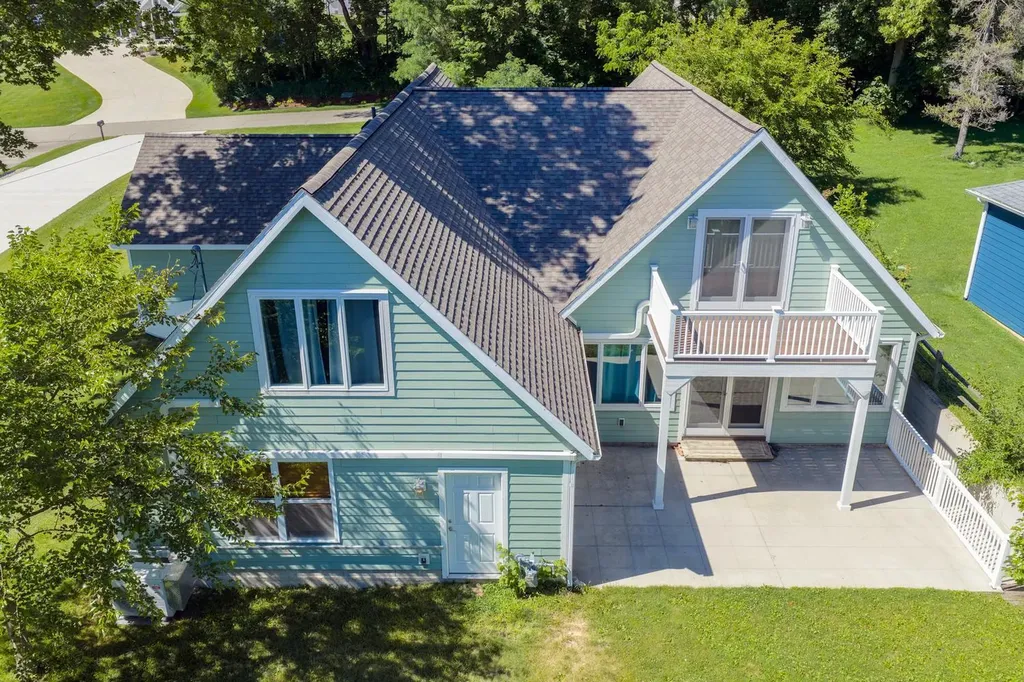 21129 Shore Acres Road Penn Township MI 49031