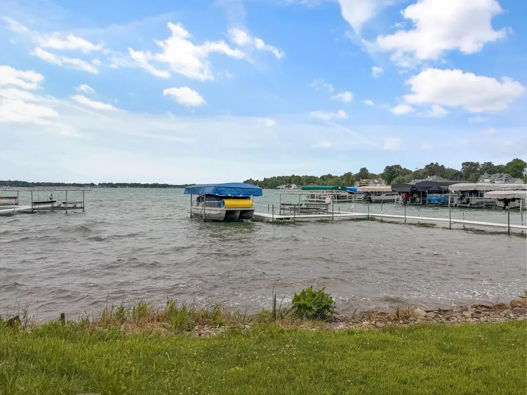 21129 Shore Acres Road Penn Township MI 49031