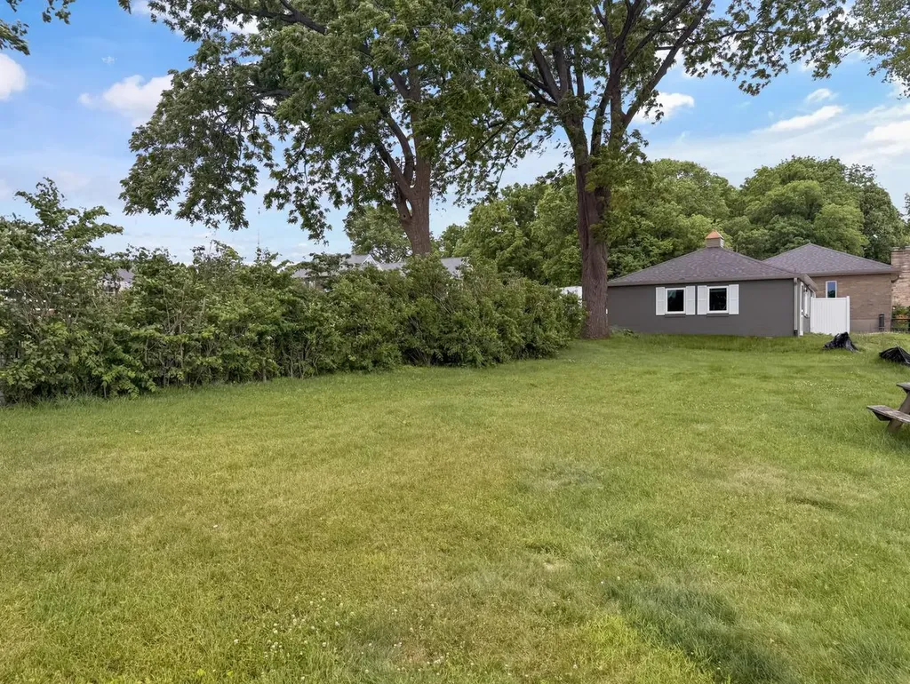 21129 Shore Acres Road Penn Township MI 49031
