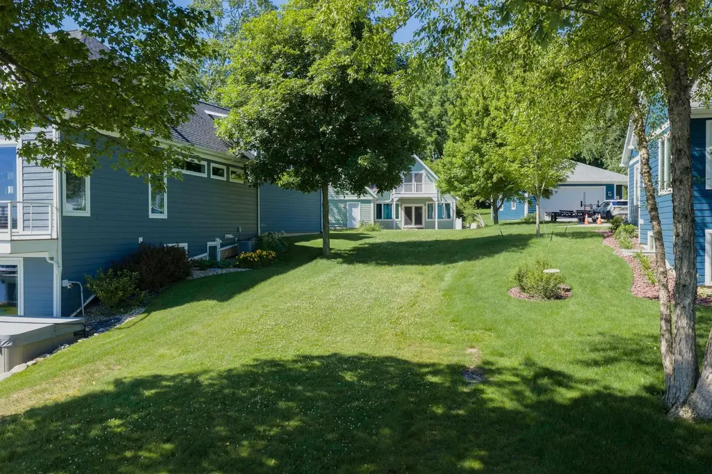 21129 Shore Acres Road Penn Township MI 49031