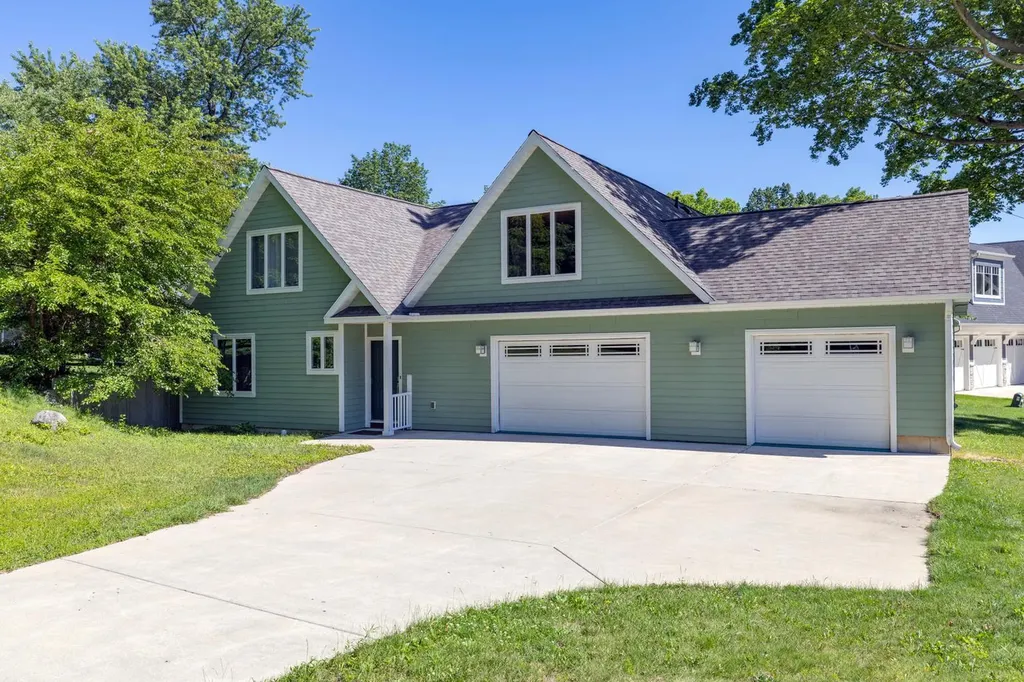 21129 Shore Acres Road Penn Township MI 49031