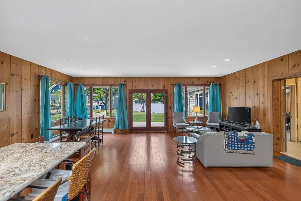 21129 Shore Acres Road Penn Township MI 49031