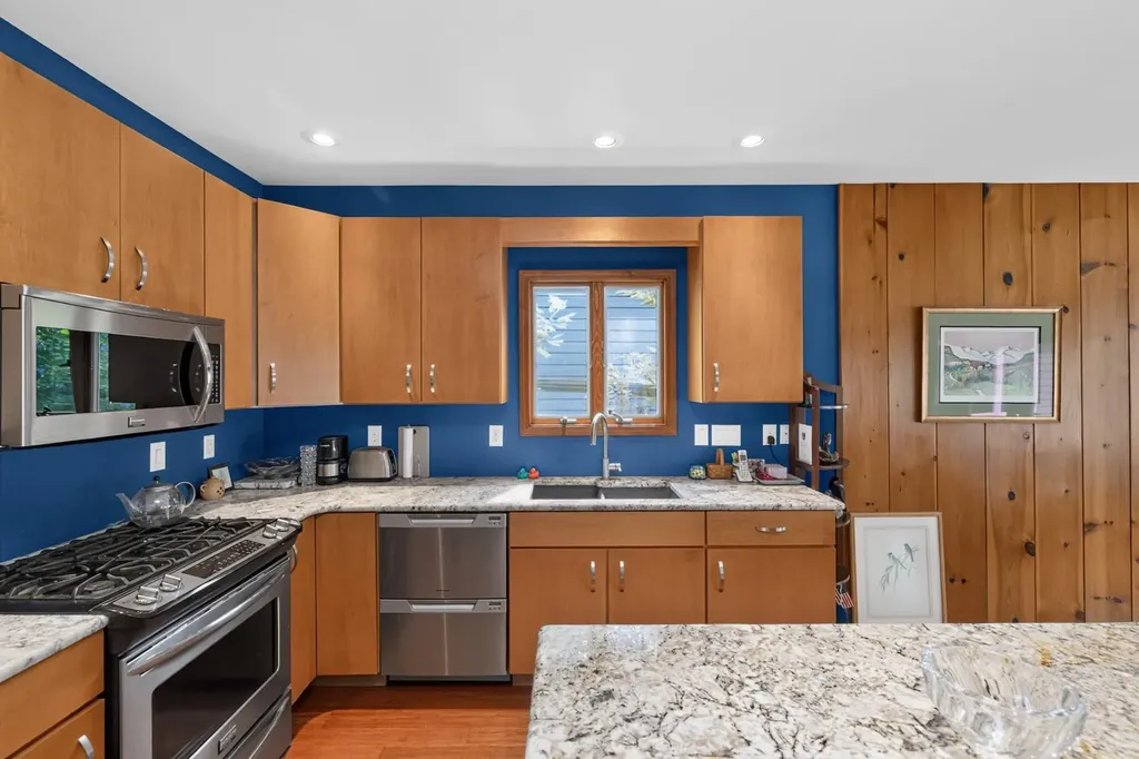 21129 Shore Acres Road Penn Township MI 49031