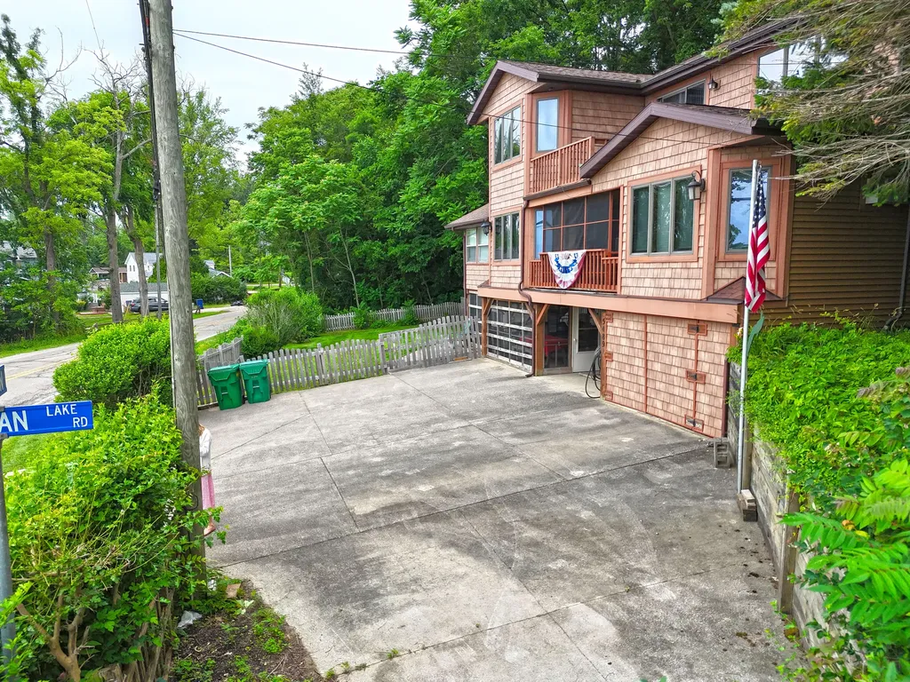 54891 Indian Lake Road Silver Creek Township MI 49047