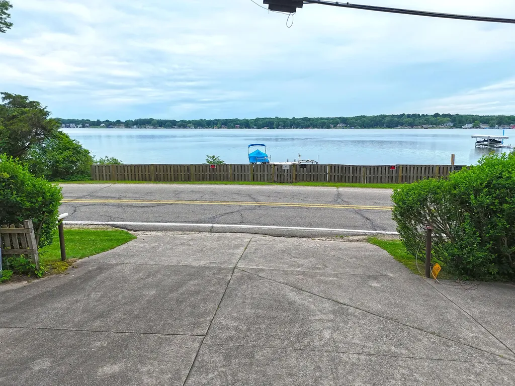 54891 Indian Lake Road Silver Creek Township MI 49047
