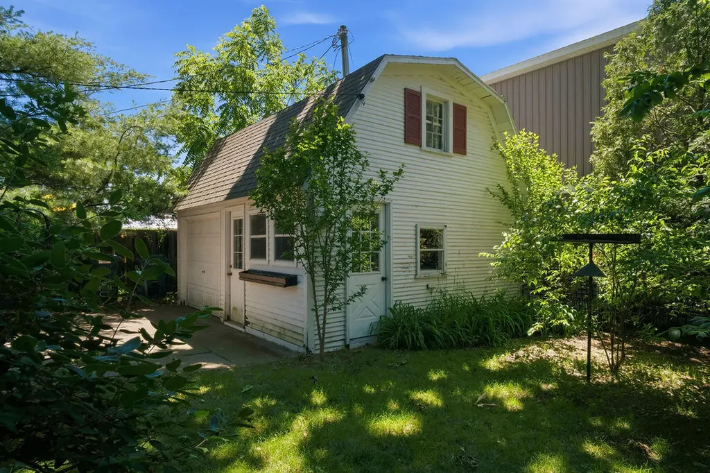 78 Van Buren Street South Haven City MI 49090