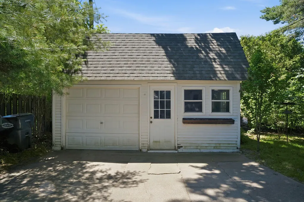78 Van Buren Street South Haven City MI 49090