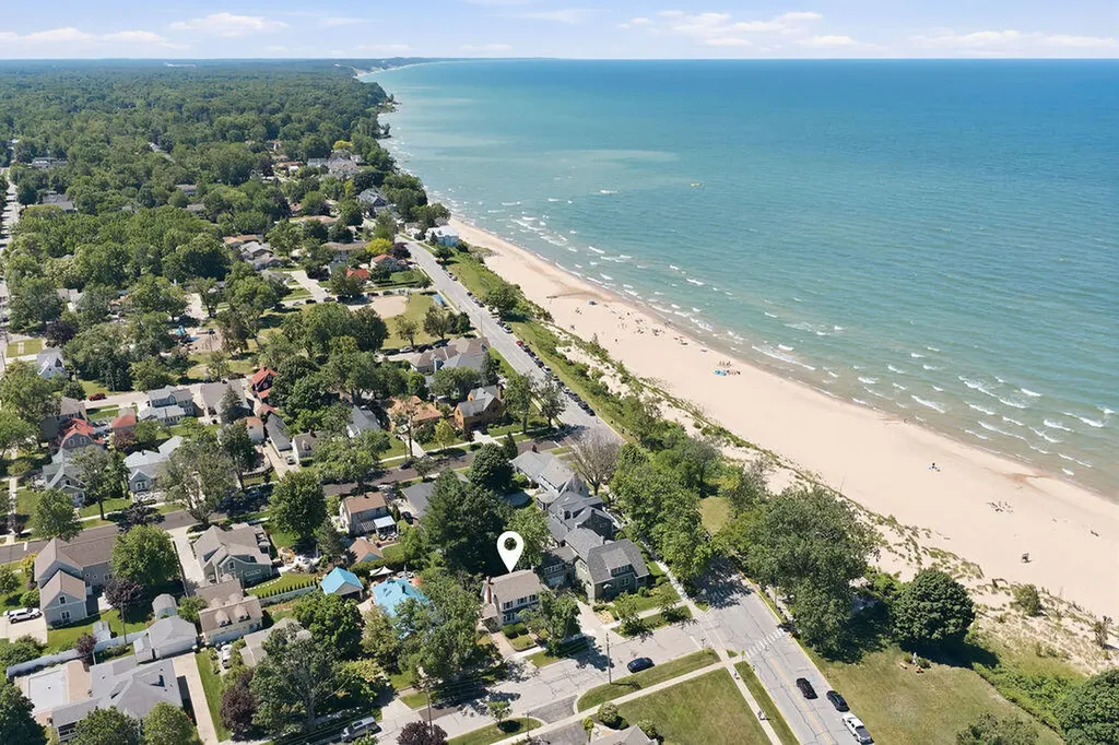 78 Van Buren Street South Haven City MI 49090