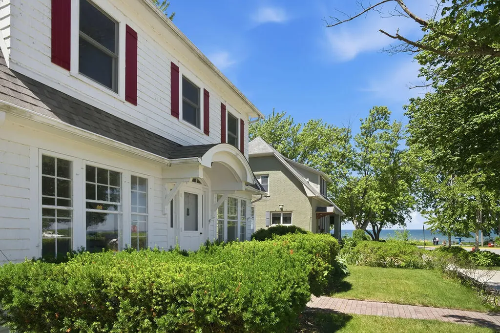 78 Van Buren Street South Haven City MI 49090