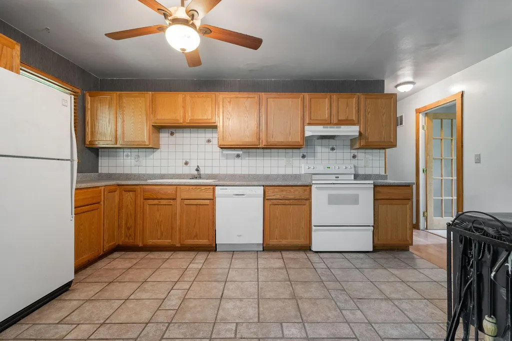 16053 Lakeside Road Chikaming Township MI 49129