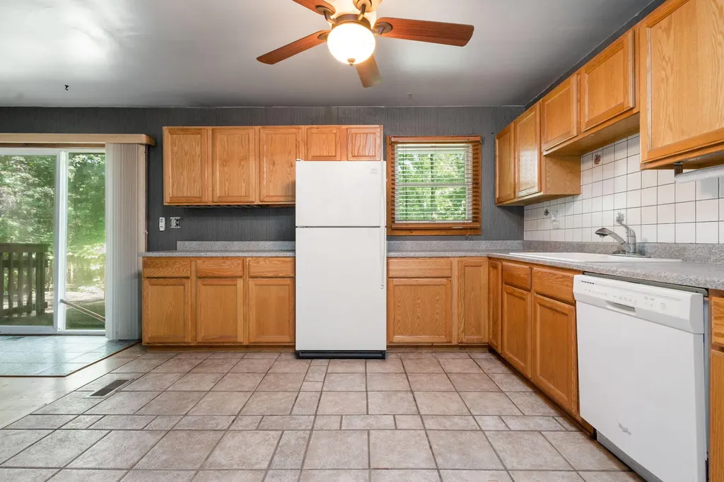 16053 Lakeside Road Chikaming Township MI 49129
