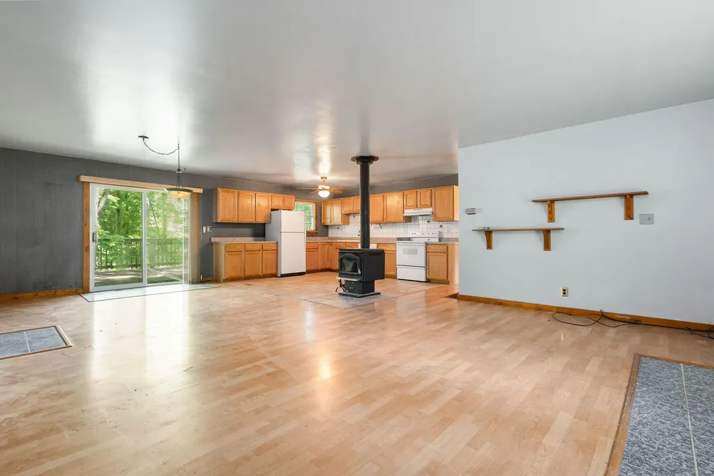 16053 Lakeside Road Chikaming Township MI 49129