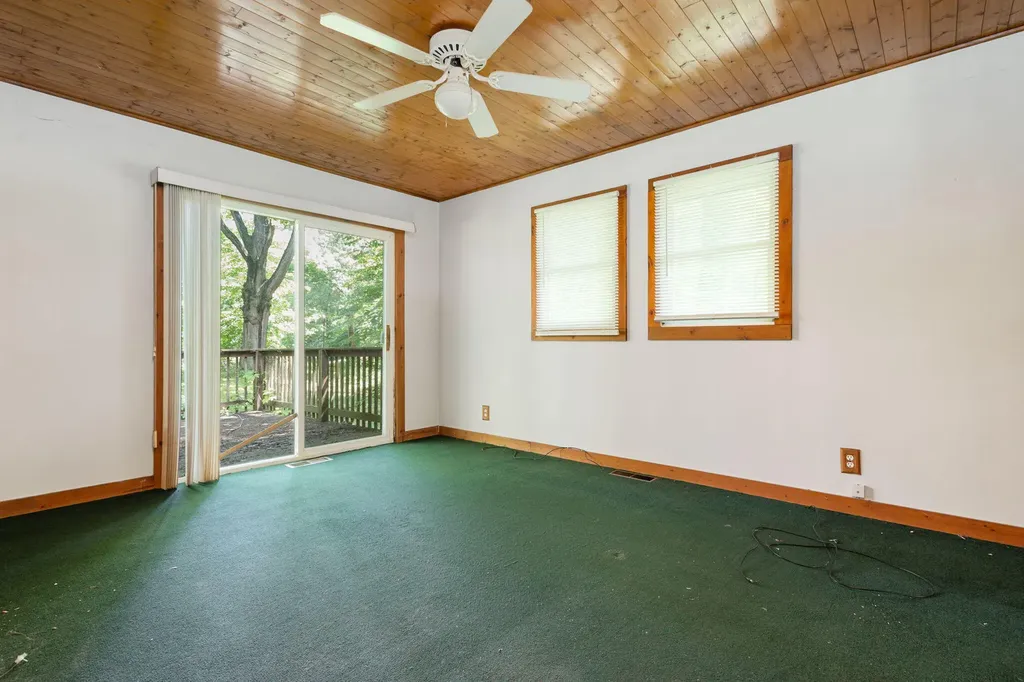16053 Lakeside Road Chikaming Township MI 49129