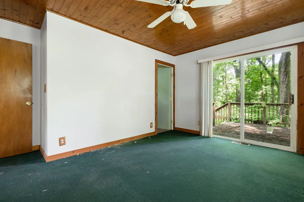 16053 Lakeside Road Chikaming Township MI 49129