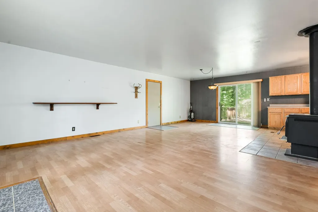 16053 Lakeside Road Chikaming Township MI 49129