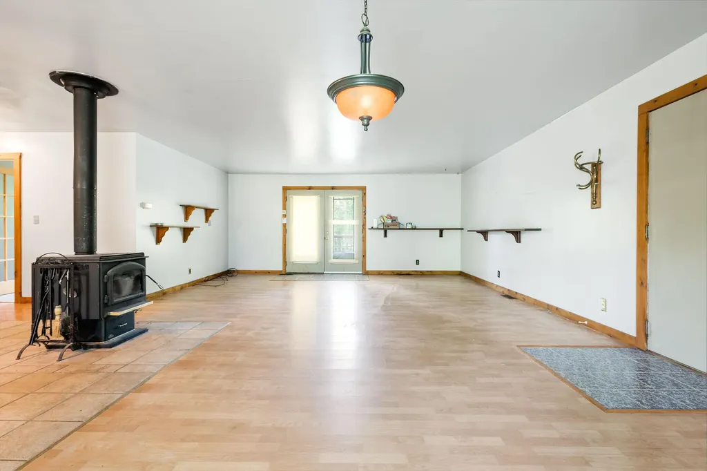 16053 Lakeside Road Chikaming Township MI 49129