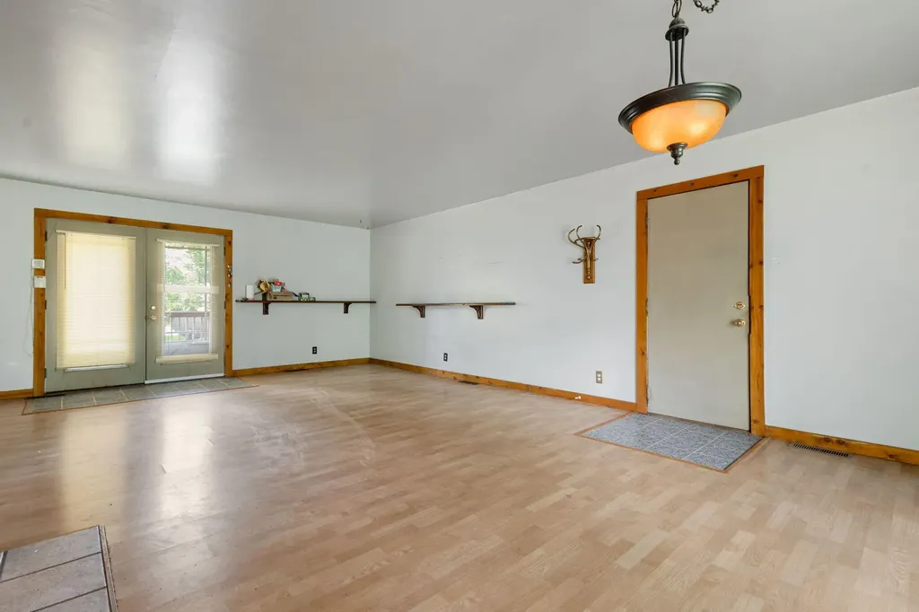 16053 Lakeside Road Chikaming Township MI 49129